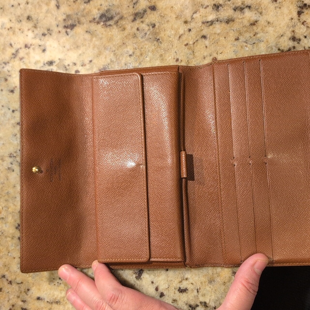 Louis Vuitton Brown Monogram Wallet Classic Design. Authentic - Picture 3 of 7